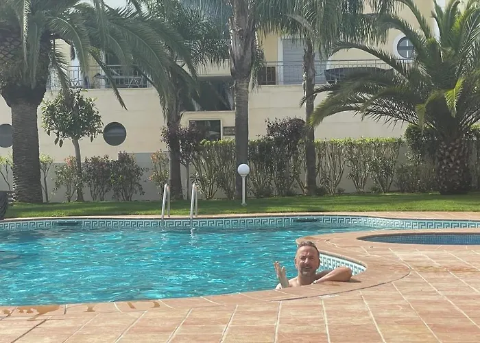 Amazing 2 Bedroom Apartment Near Beach With Pool