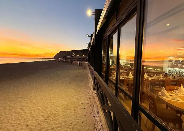 Amazing 2 Bedroom Apartment Near Beach With Pool
