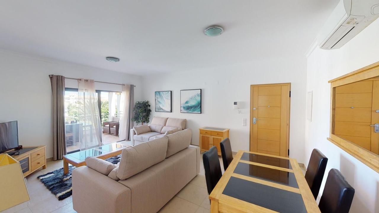 Apartment Amazing 2 Bedroom Near With Pool