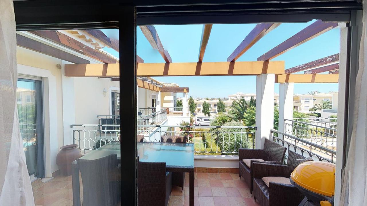 Apartment Amazing 2 Bedroom Near With Pool