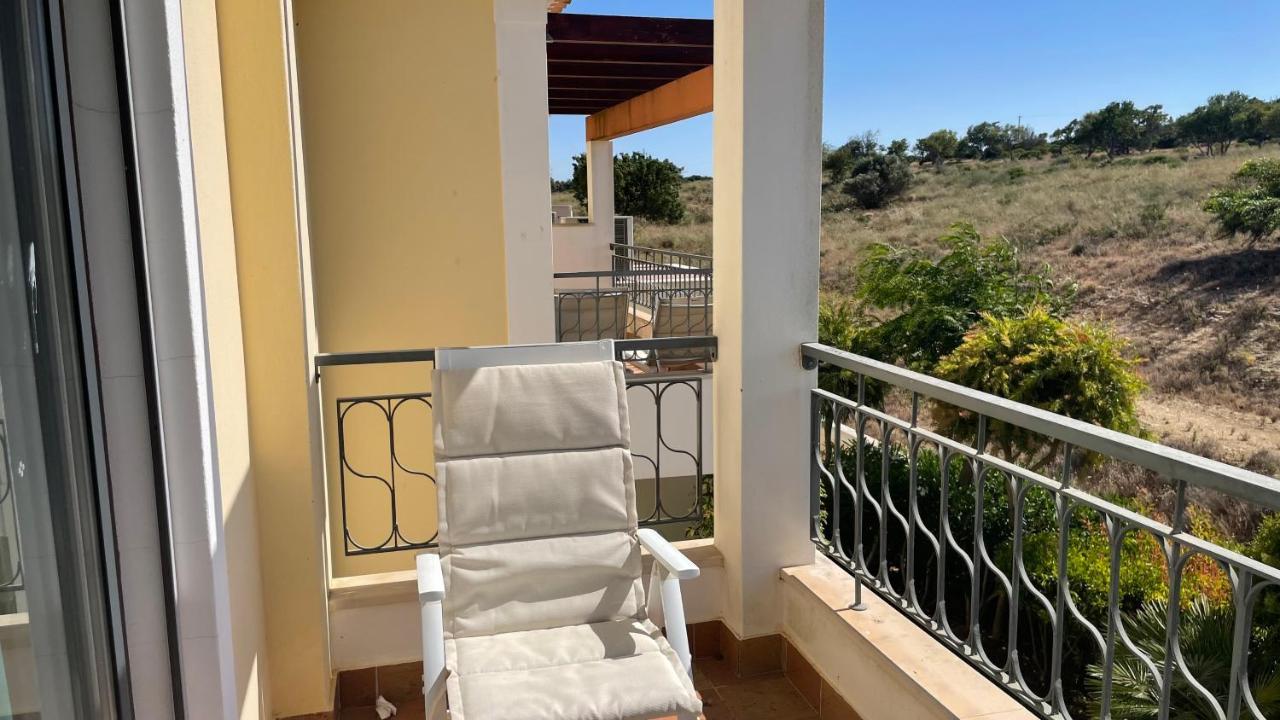 Apartment Amazing 2 Bedroom Near With Pool *