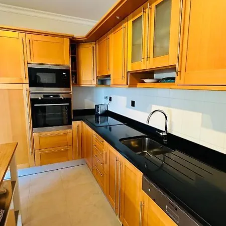 Amazing 2 Bedroom Apartment Near Beach With Pool Lagos Exterior photo