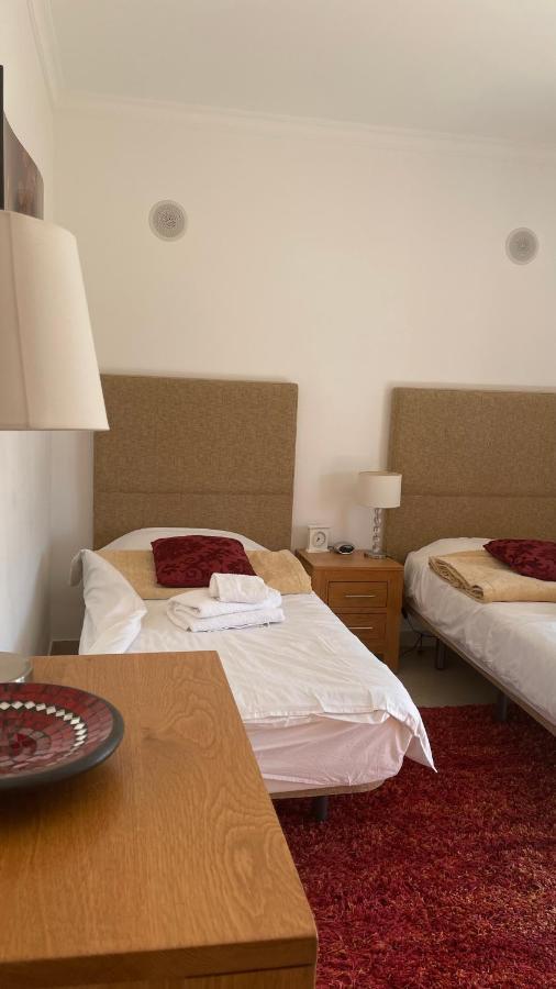 Apartament Amazing 2 Bedroom Near With Pool